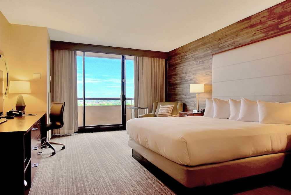 DoubleTree by Hilton Hotel & Suites Houston by the Galleria - photo 20