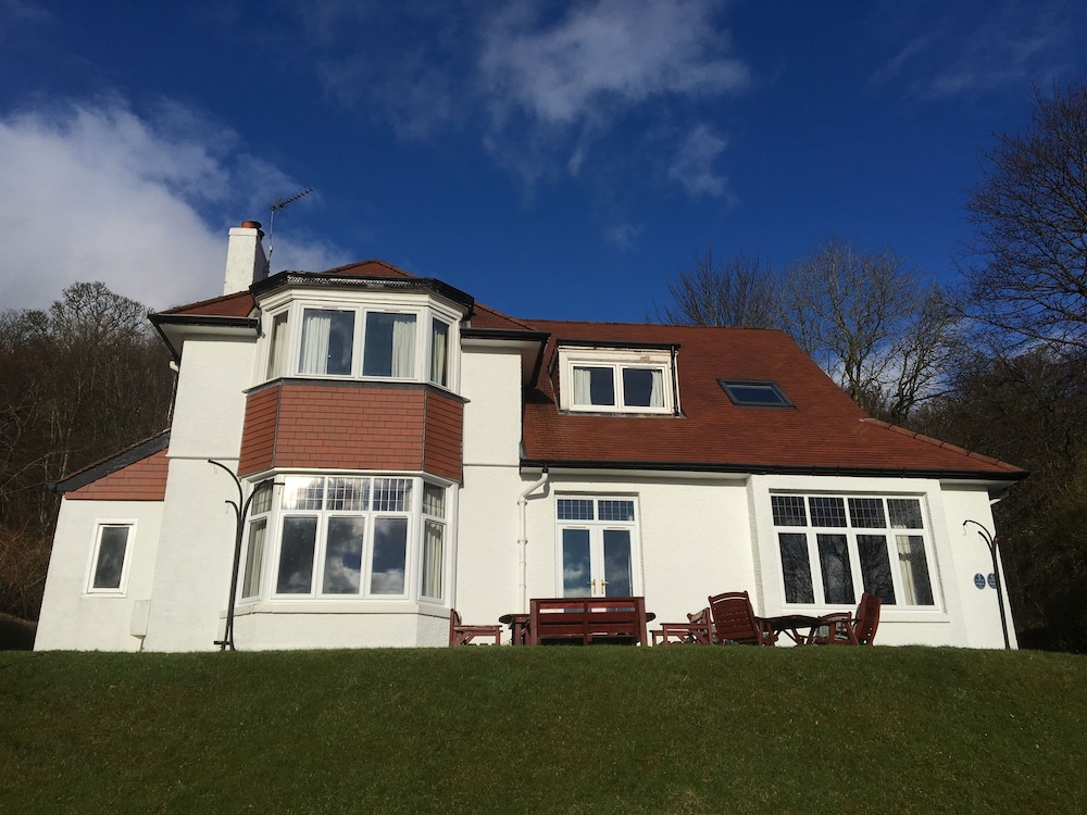 The Knowe Guest House — 4-Star Luxury Hotel in Callander, United Kingdom