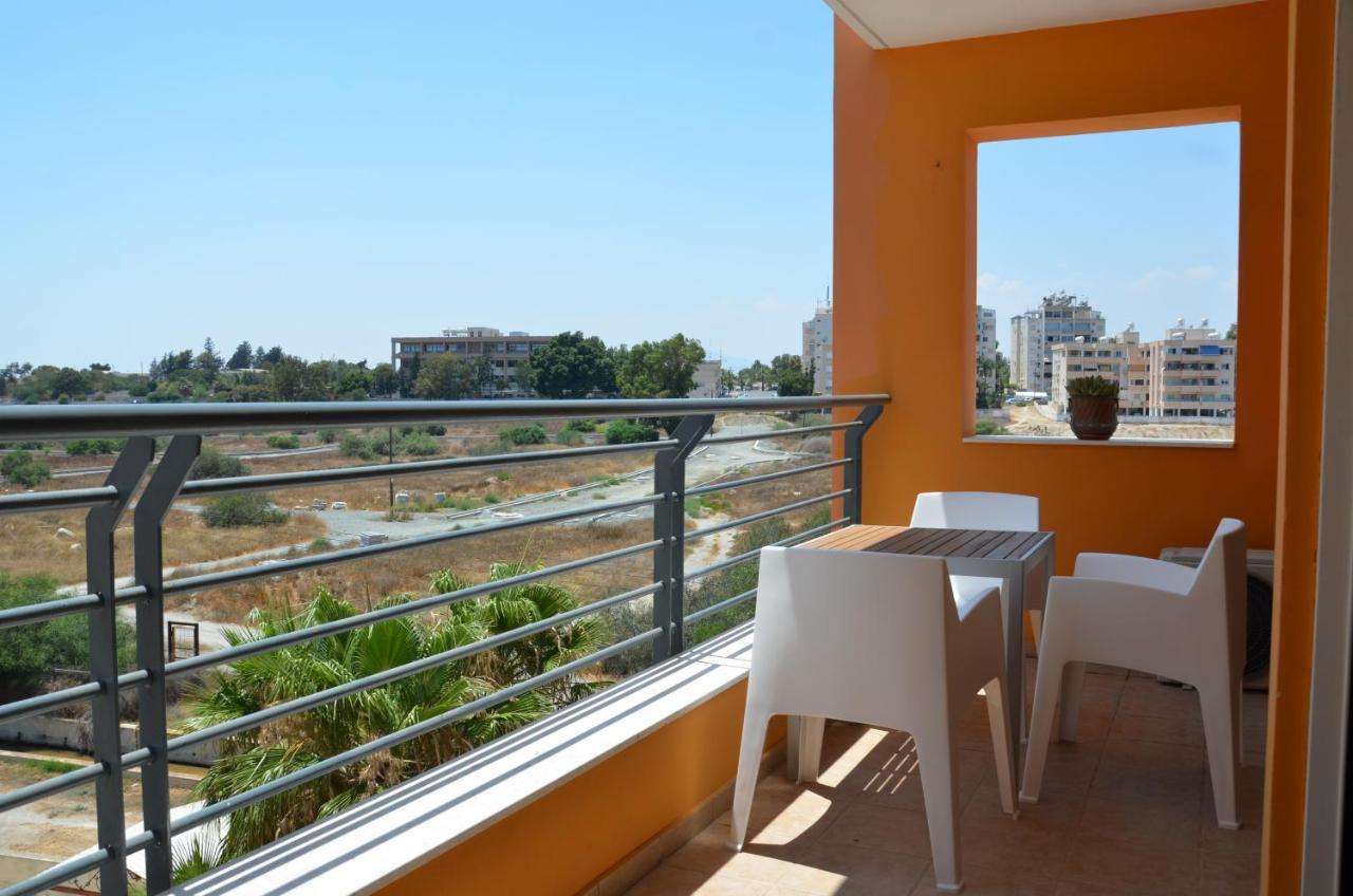 Mirabella Mackenzie 1 Bedroom Flat Near the Sea