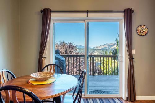 West Sail River Mt Vw 5Br 2.5B - photo 3