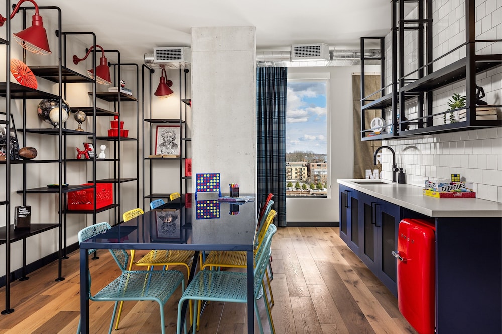 Moxy Madison Downtown - photo 17
