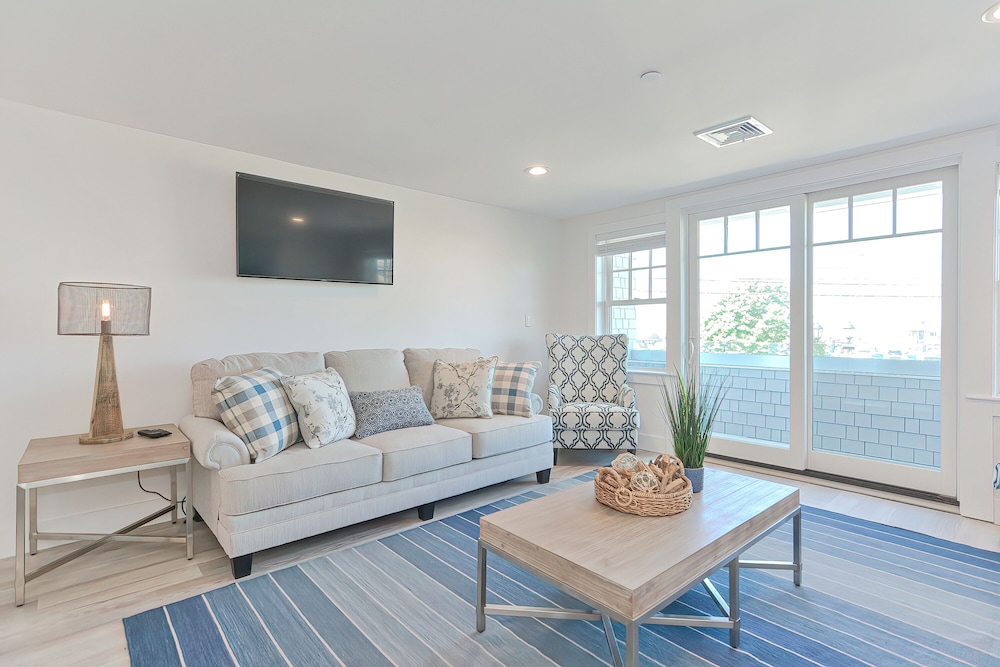 Harbourtown Suites - photo 59