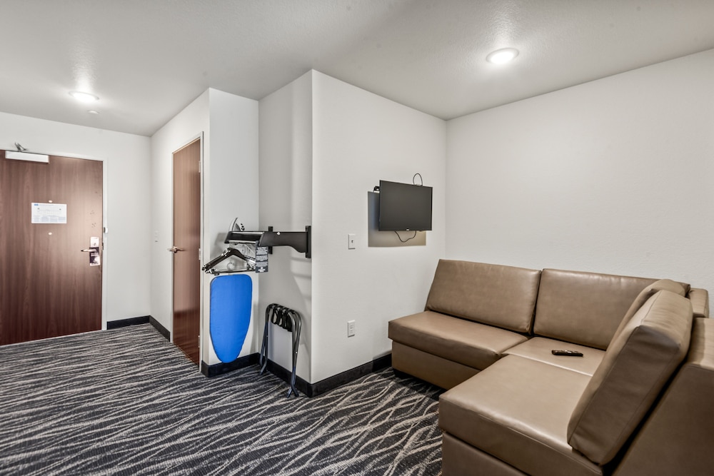 Cobblestone Hotel & Suites Cullman - photo 39