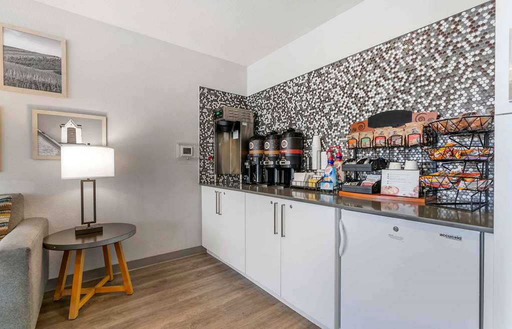 Extended Stay America Suites Portland East - photo 5