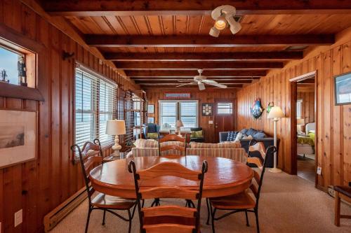 Lowe Tide by Oak Island Accommodations - photo 20