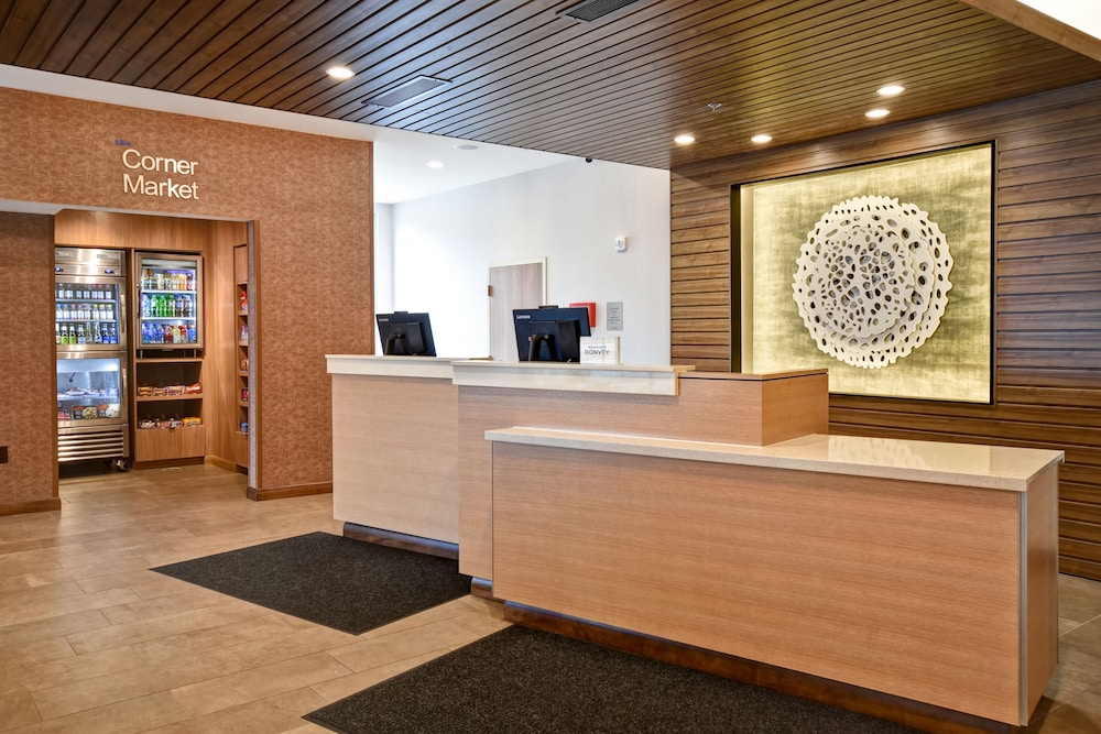 Fairfield Inn & Suites by Marriott Milwaukee North - photo 2