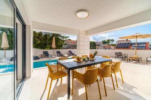 Villa Dono — Sutivan — photo 4