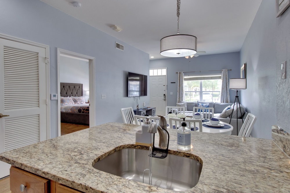 12 Mi to Disney Family Home with Resort Amenities - photo 11