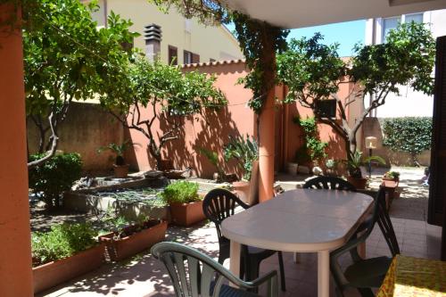 Appartamento con patio — 4-Star Luxury Hotel in Olbia, Italy