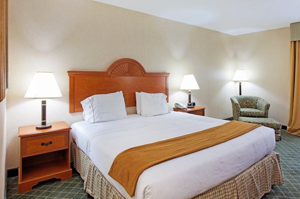 Holiday Inn Express Hotel & Suites Sylacauga by IHG - photo 11