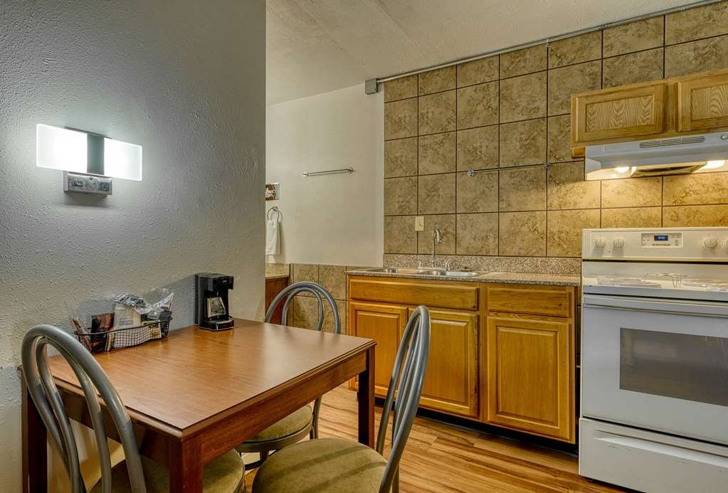 Super 8 by Wyndham Alamosa - photo 42