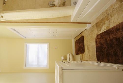 Exit 5 Motel and Cottages - photo 29