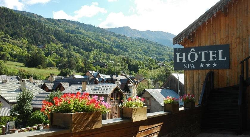 Hôtel Mont Thabor Serre Chevalier - carbon neutral hotel in Villeneuve