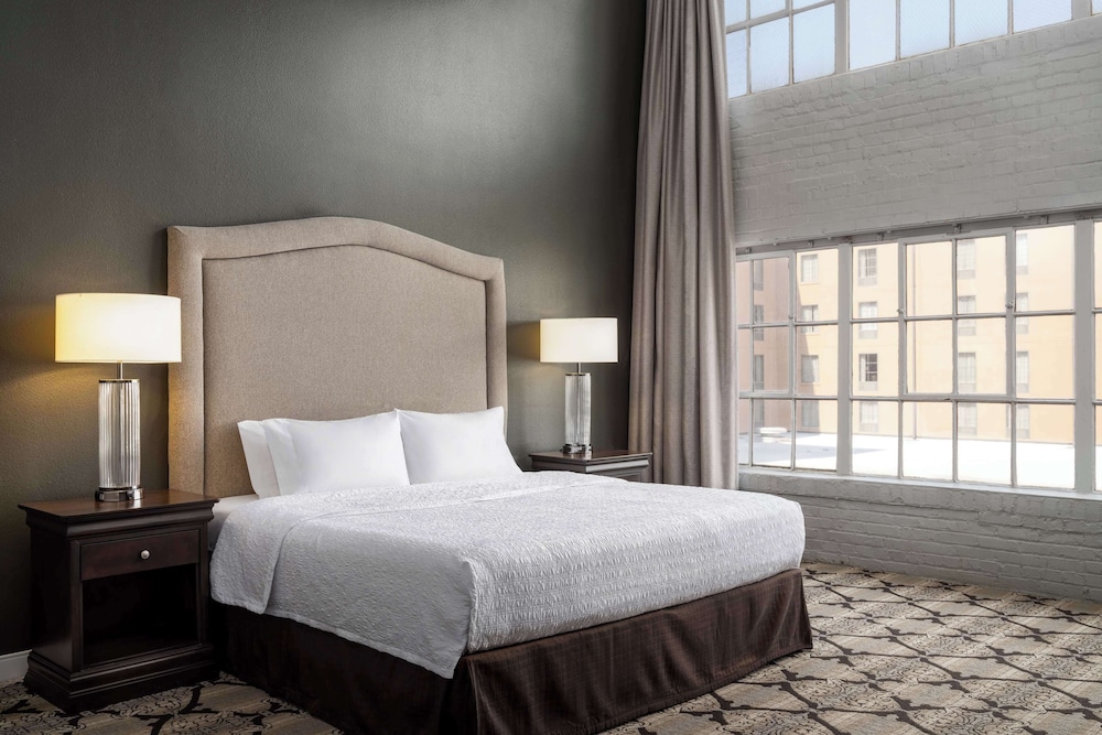Hampton Inn and Suites New Orleans Convention Center - photo 35