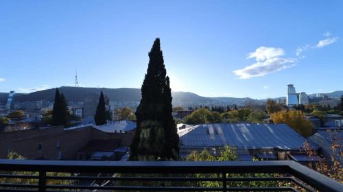Super Stylish 1BR Apartment Near Fabrica