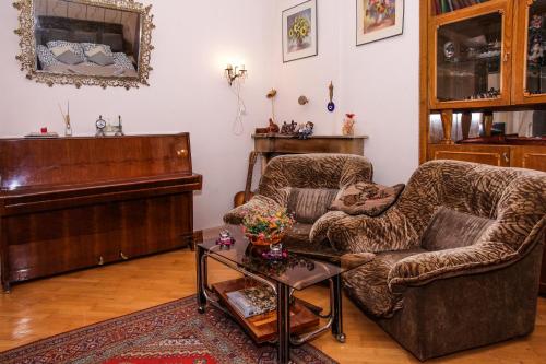 Dali's Royal Apartment