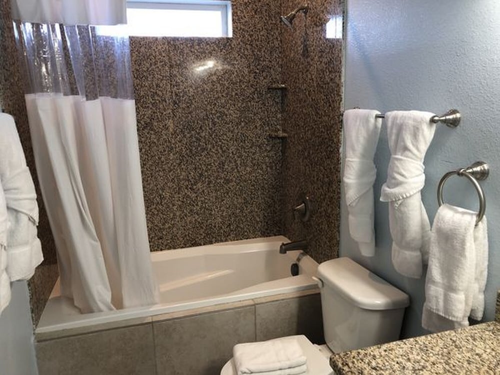 Beachgate CondoSuites & Motel - photo 106