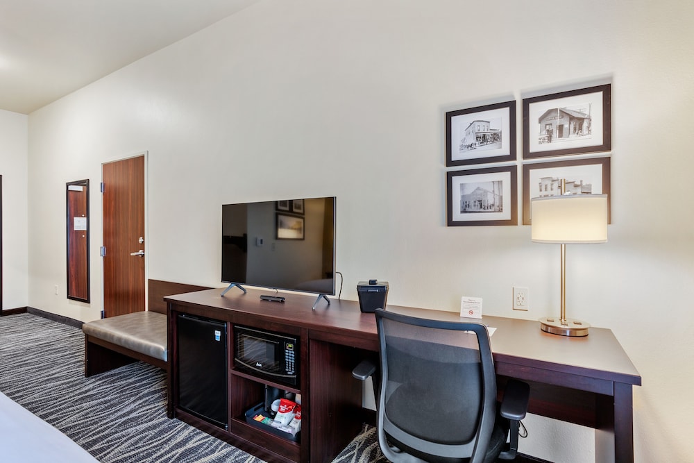 Cobblestone Hotel & Suites Little Chute - photo 26