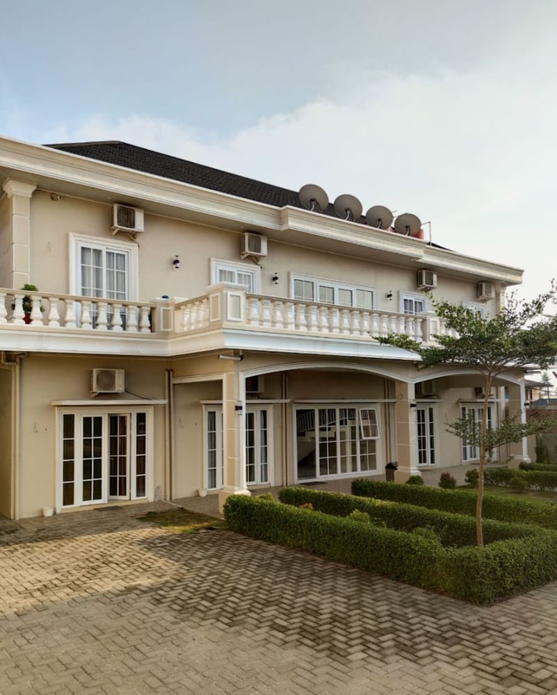 Green Forest Hotel — hotel in Tebing Tinggi