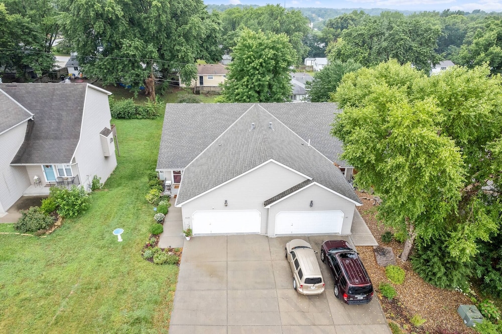 Beautiful Townhome 11 Minutes To Downtown Kansas City Mo - photo 42