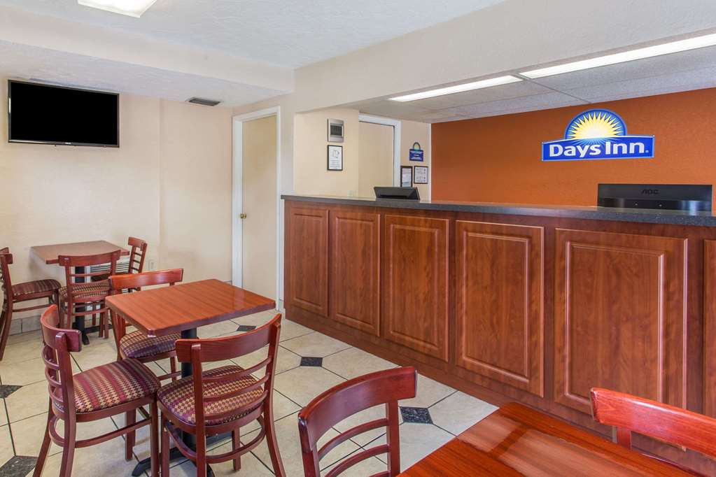 Days Inn by Wyndham Bradenton I 75 - featured photo