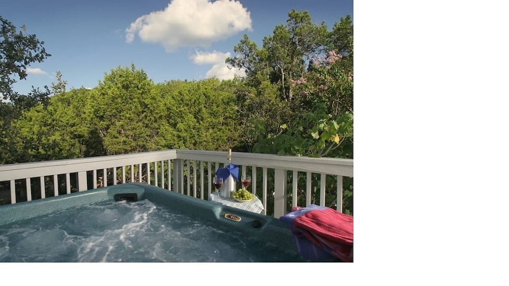 Equinox Inn at Canyon Lake - photo 28