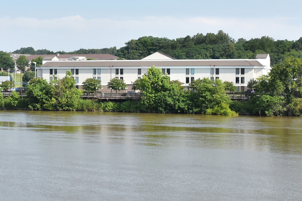 Holiday Inn Express Danville by IHG - photo 17