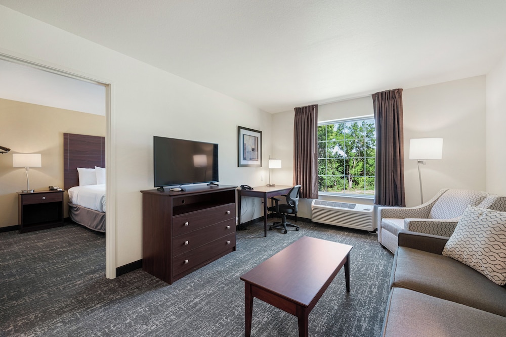 Cobblestone Hotel & Suites Urbana - photo 10