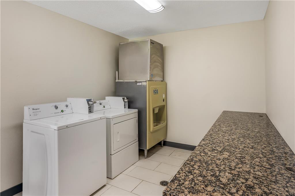 Best Western Shippensburg Hotel - photo 11