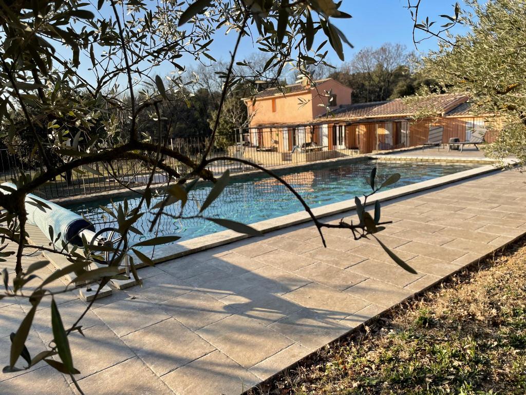 Les micocouliers — 4-Star Luxury Hotel in Lagnes, France