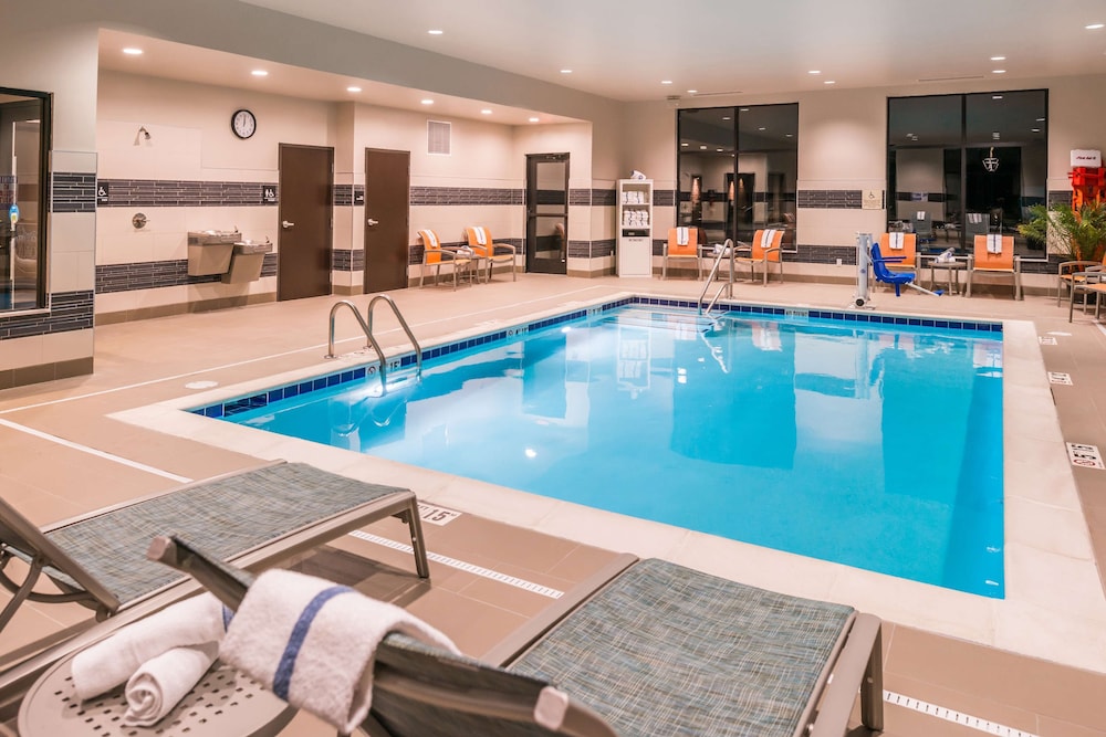 Hampton Inn & Suites Wixom - photo 37