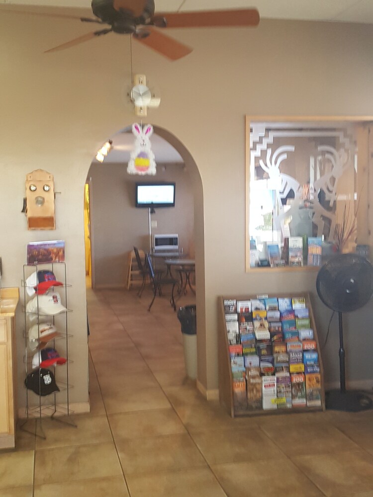 Lake Powell Canyon Inn - photo 34