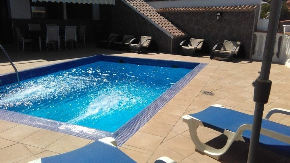 Casa Medina de Güevéjar by Ruralidays — 4-Star Luxury Hotel in Guevejar, Spain