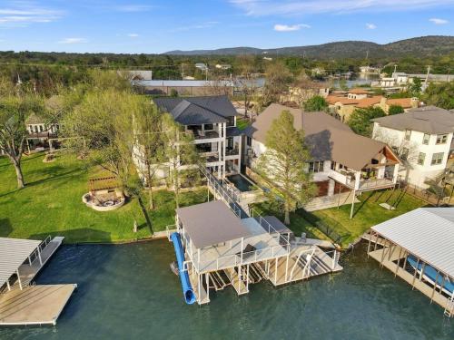 Campa Royale with Concierge Services in Kingsland, United States