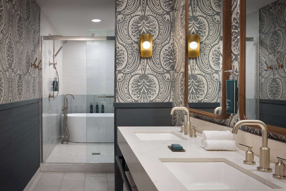 DoubleTree Suites by Hilton Hotel Lexington - photo 40
