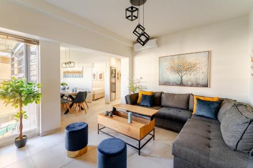 Brand New Modern Stylish 6Bdr 3Bath Apt Athens — 4-Star Luxury Hotel in Athens, Greece