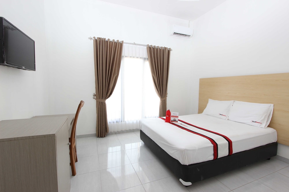 Reddoorz Plus Near Rs Ugm in Sleman, Indonesia