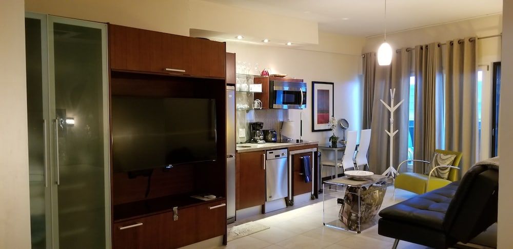 Strand Ocean Drive Suites - photo 6