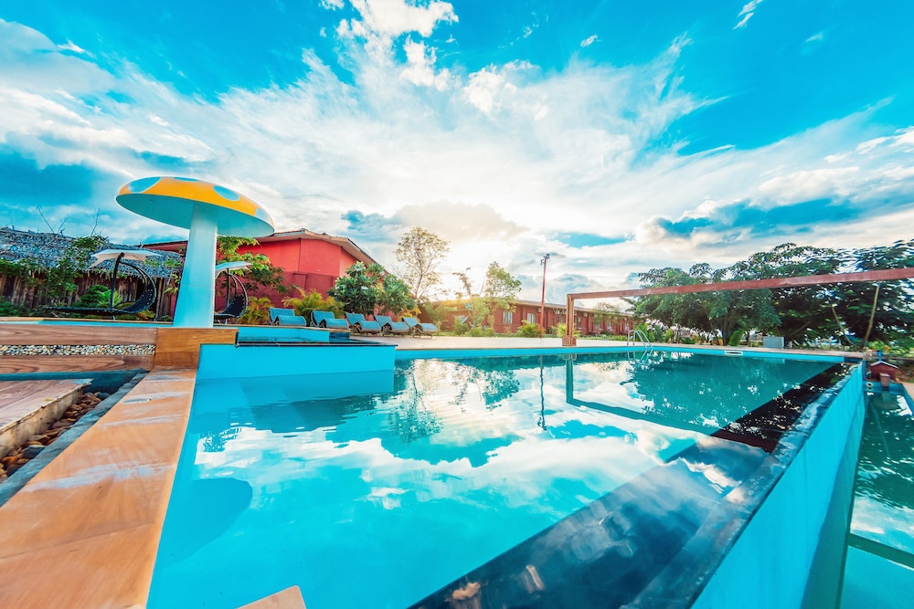 Royal Emerald River View Resort - last minute hotel in Mandalay