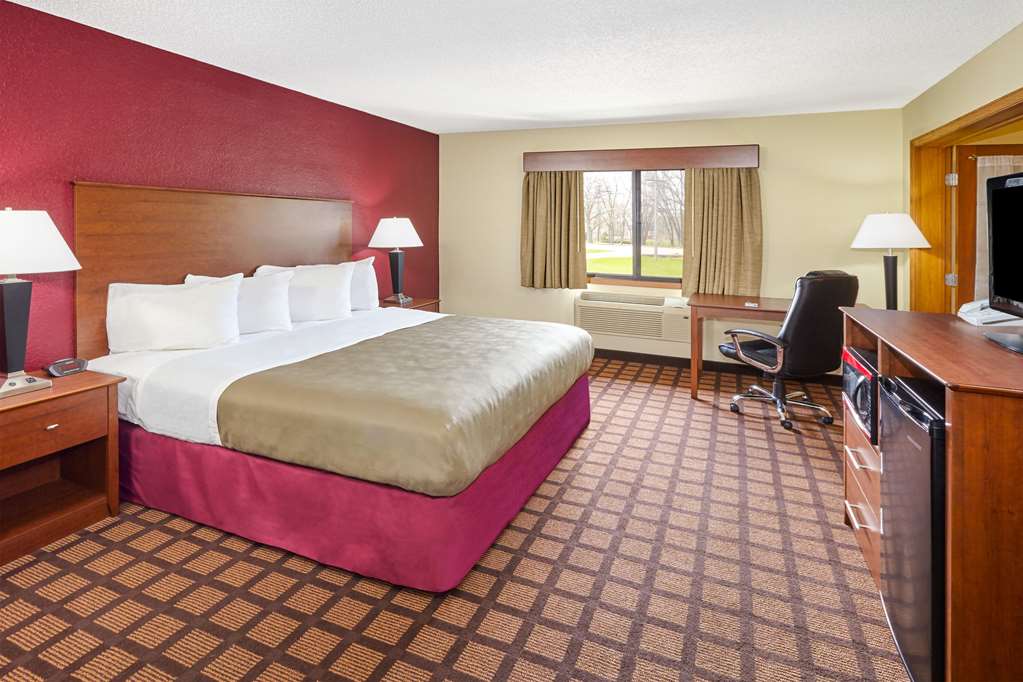 AmericInn by Wyndham Burlington - photo 10