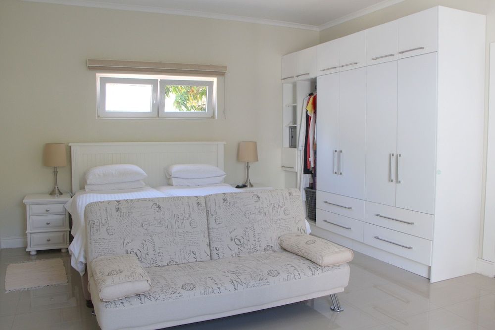 Alphen Lodge
