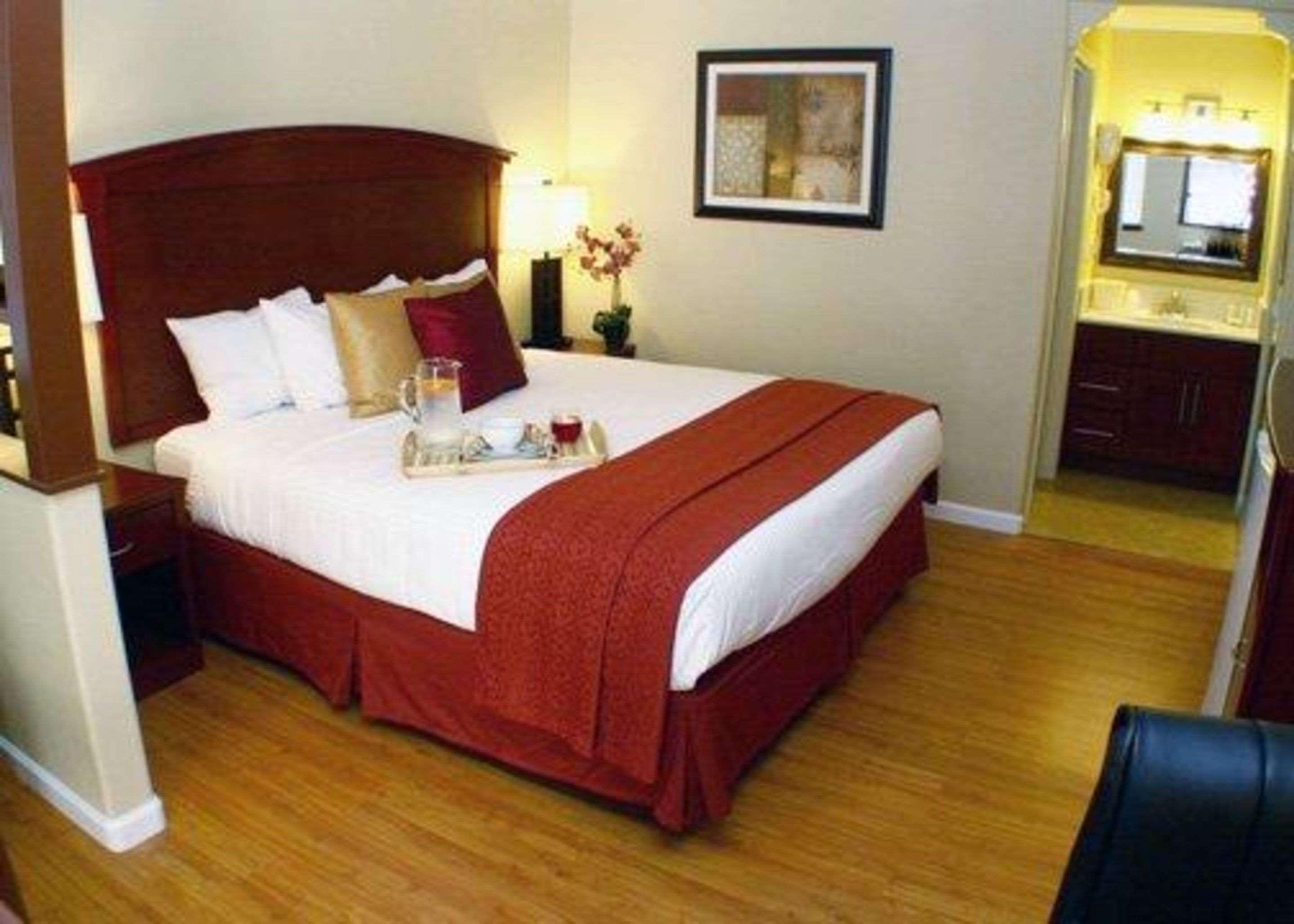 Quality Inn & Suites Santa Cruz Mountains - photo 16