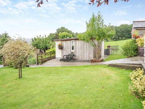 Molehill Lodge — 4-Star Luxury Hotel in Ammanford, United Kingdom