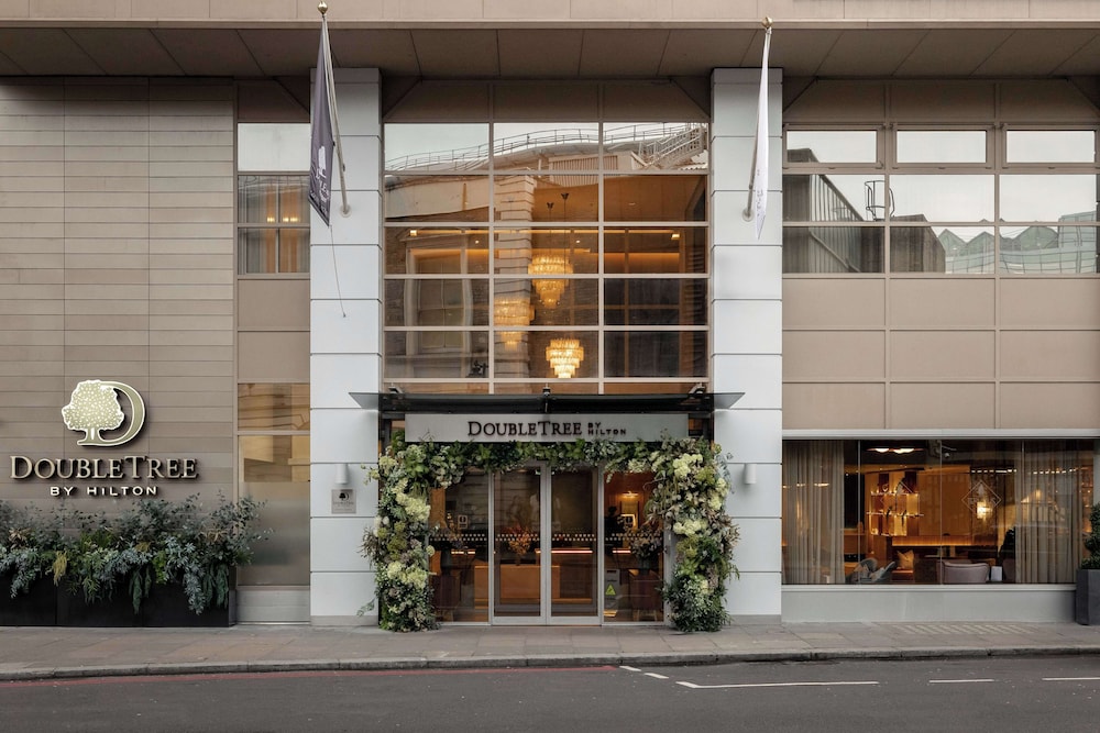 DoubleTree by Hilton London Victoria — 4-Star Luxury Hotel in London, United Kingdom