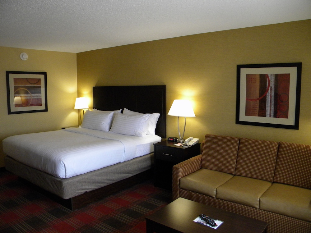 Holiday Inn Express Hotel & Suites Bowling Green an IHG Hotel - photo 4