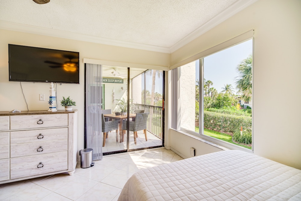 Sunny Fort Pierce Resort Condo w Beach Access - photo 7