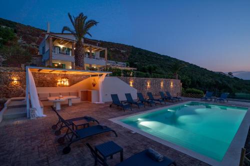 Villa Pasiphae — 4-Star Luxury Hotel in Kranidi, Greece