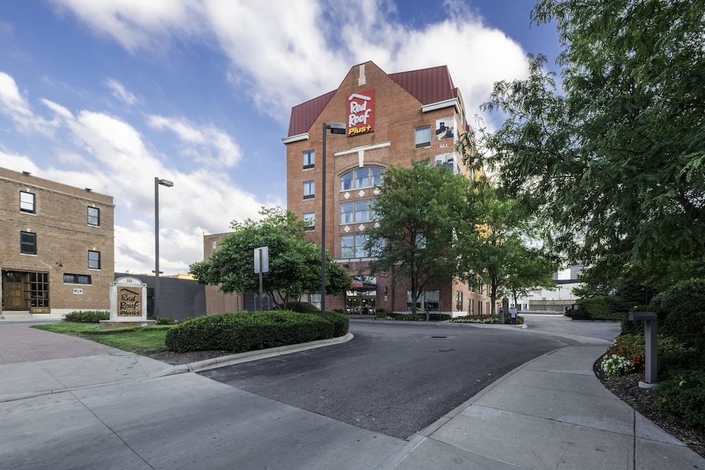 Red Roof Inn PLUS Columbus Downtown Convention Center - photo 42