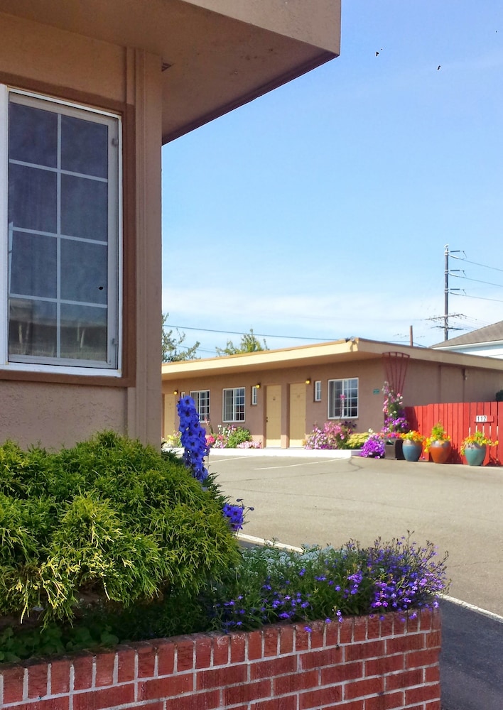 Uptown Inn - photo 44