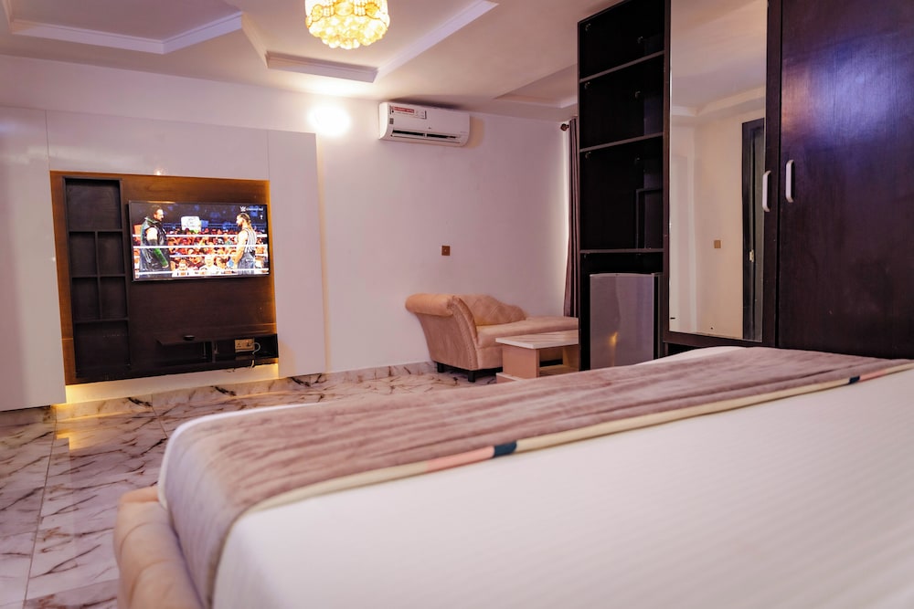 Executive Luxury Room Spa Gym Parking in Unknown City, Nigeria